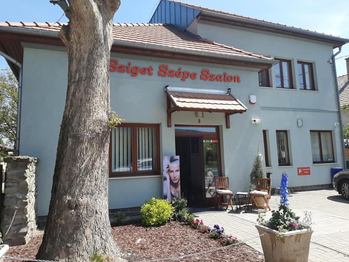 Megyeri Apartman Pocsmegyer Luaran gambar