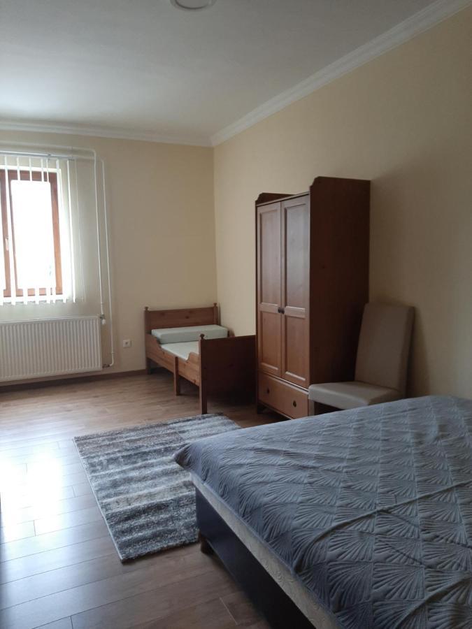 Megyeri Apartman Pocsmegyer Luaran gambar